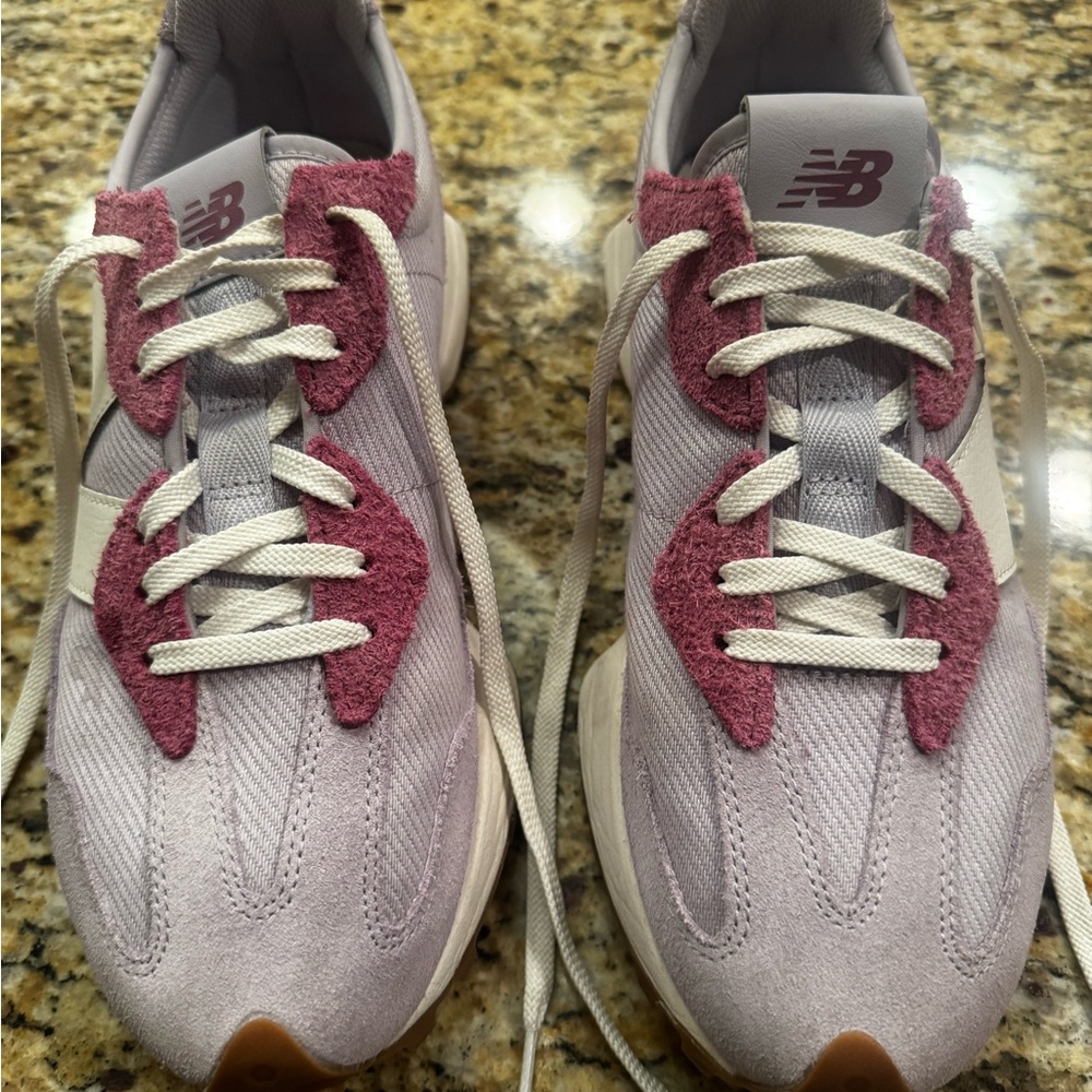 New Balance Women's Sneakers - Pink and White